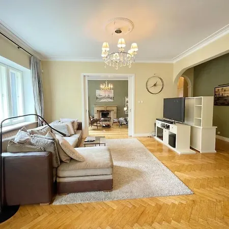 Spacious In Center *