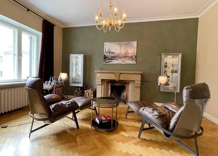 Spacious In Center *